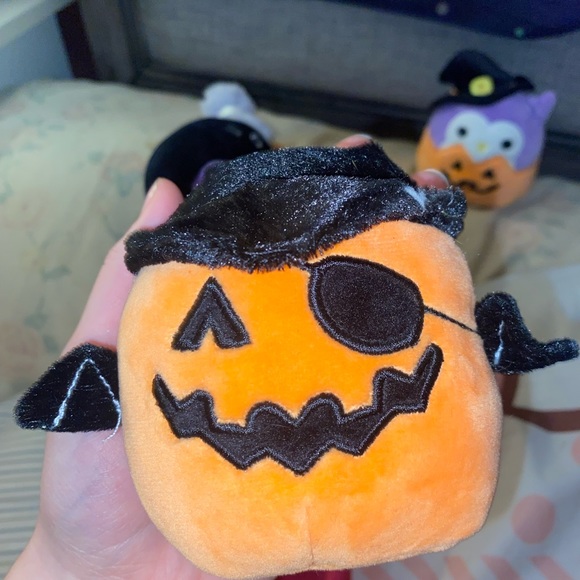 Full Halloween capsule Squishmallow squad - Picture 5 of 6